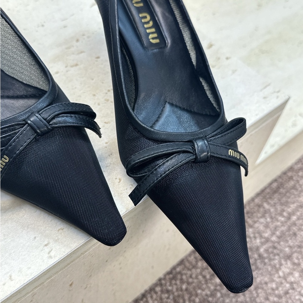 Miu Miu Black Pointed Toe Bow Pumps - Picture 7 of 9